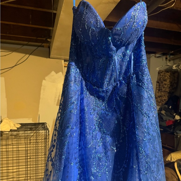 Prom dress - Picture 3 of 4